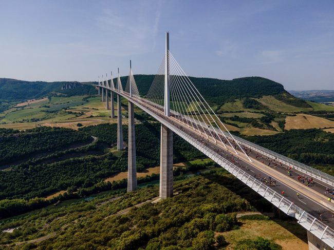 Course Eiffage Viaduc de Millau inscriptions ©GregAlric