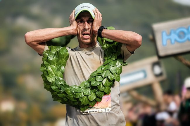 LES TEMPLIERS 2025-GRAND TRAIL-Arrivée-VAINQUEUR-Pierre Livache 1er scratch-4©Cyrille Quintard