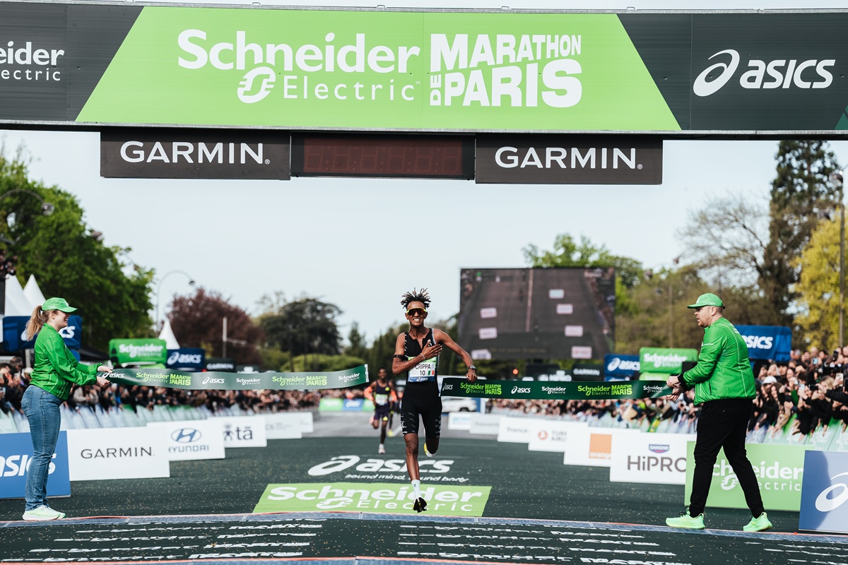 Marathon de Paris 2026 : victoire italienne chez les hommes, record de l&rsquo;épreuve chez les femmes